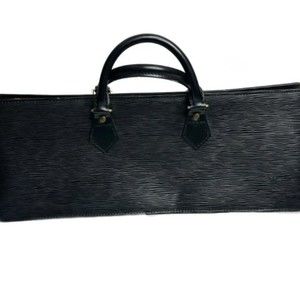 💯 Authentic Louis Vuitton Vintage Black Epi Leather Triangle East/West Purse